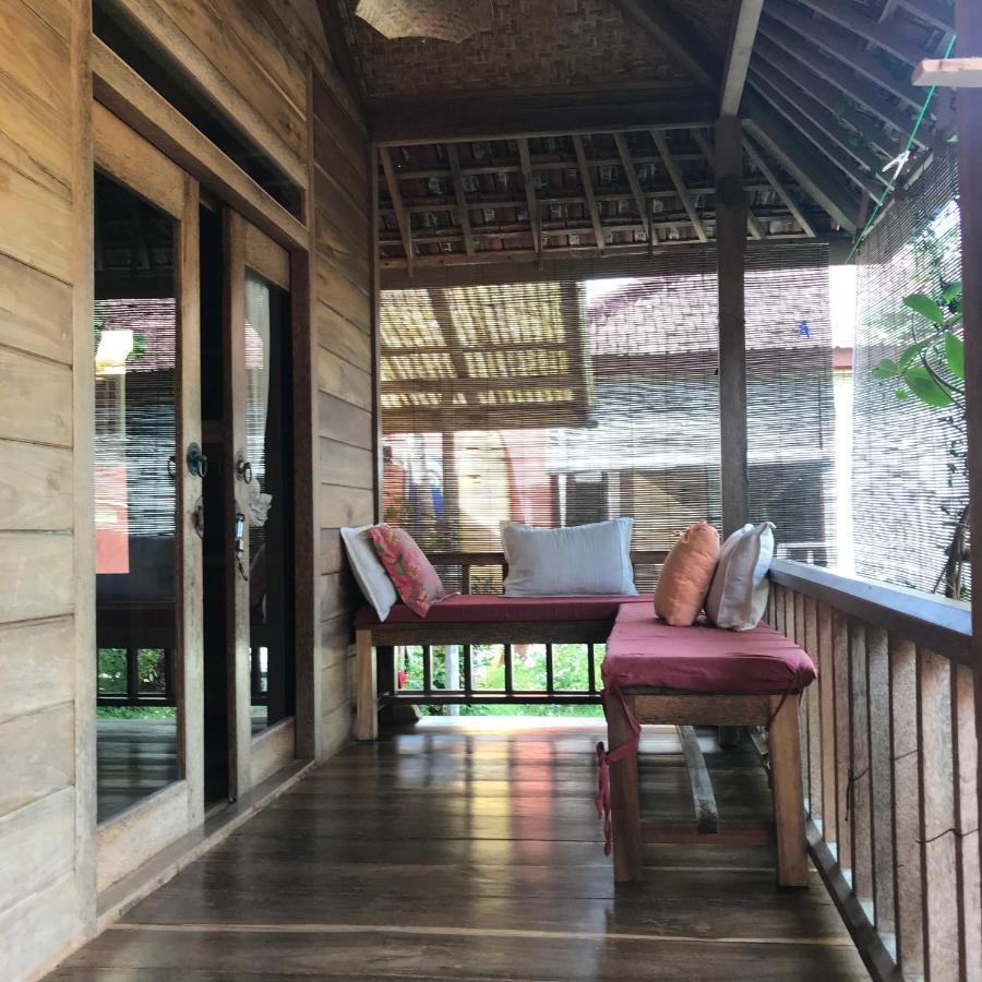 Appartamento Harry'S Ocean House Pacitan Esterno foto