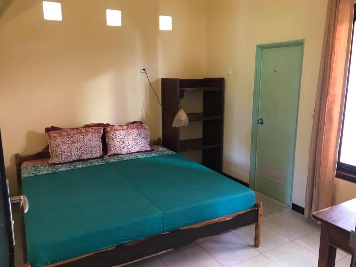 Appartamento Harry'S Ocean House Pacitan Esterno foto