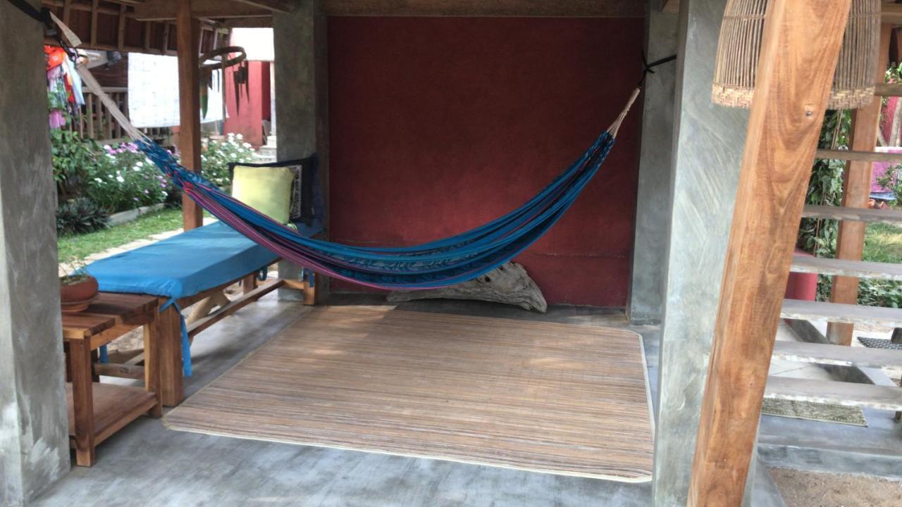 Appartamento Harry'S Ocean House Pacitan Esterno foto