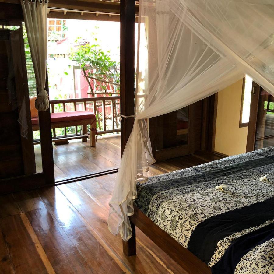Appartamento Harry'S Ocean House Pacitan Esterno foto
