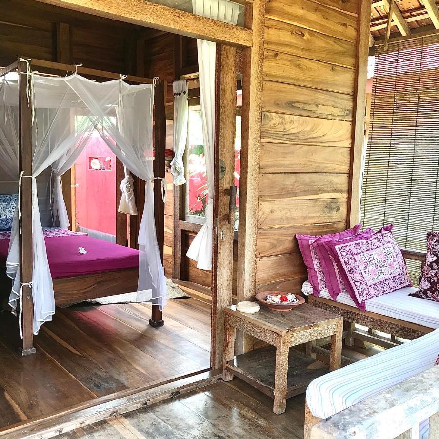 Appartamento Harry'S Ocean House Pacitan Esterno foto