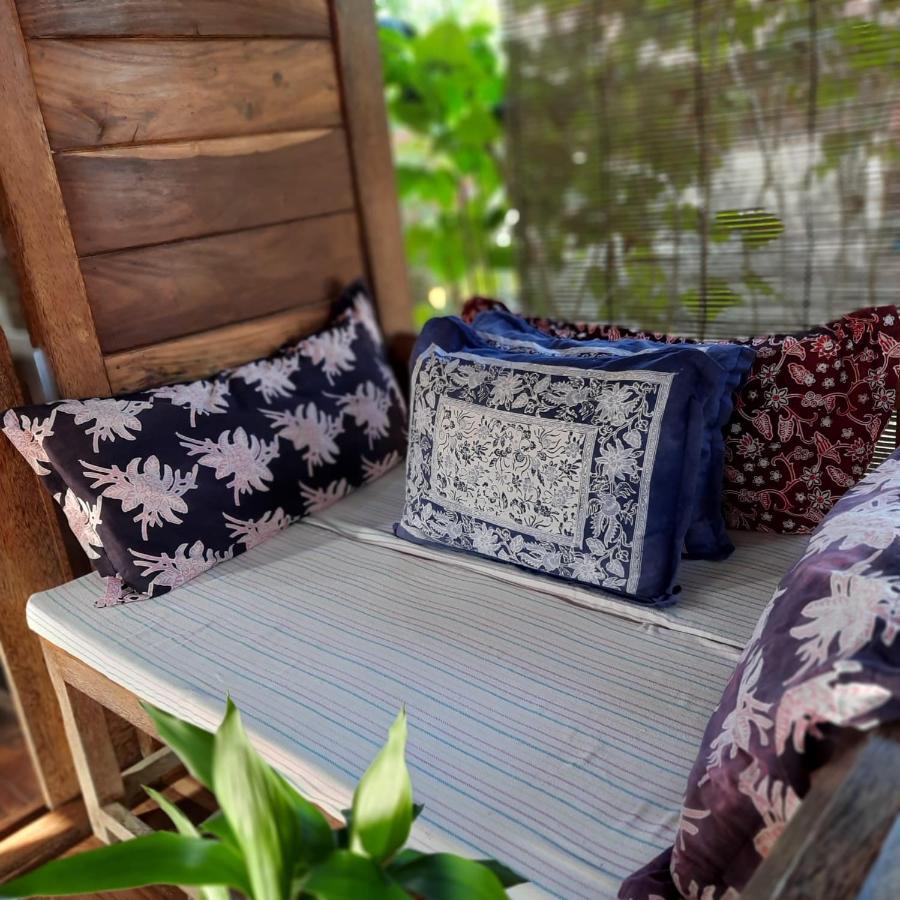 Appartamento Harry'S Ocean House Pacitan Esterno foto