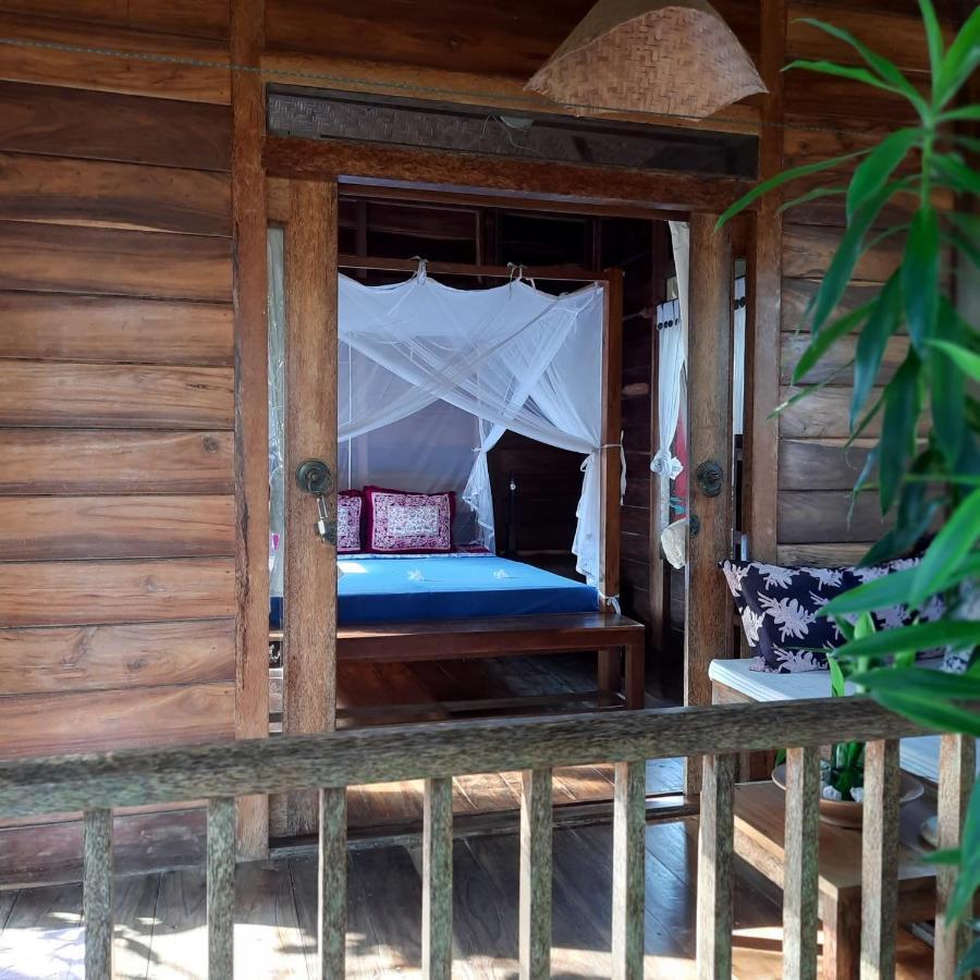 Appartamento Harry'S Ocean House Pacitan Esterno foto
