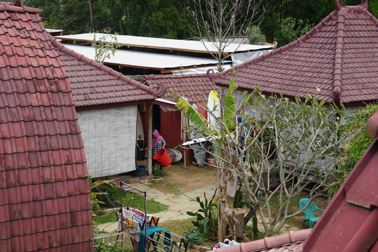 Appartamento Harry'S Ocean House Pacitan Esterno foto