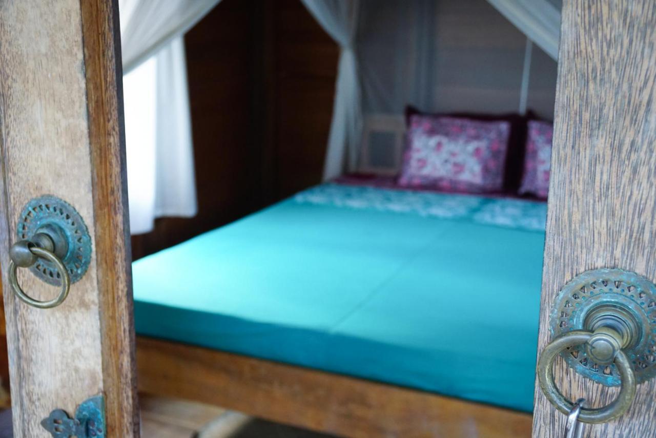 Appartamento Harry'S Ocean House Pacitan Esterno foto