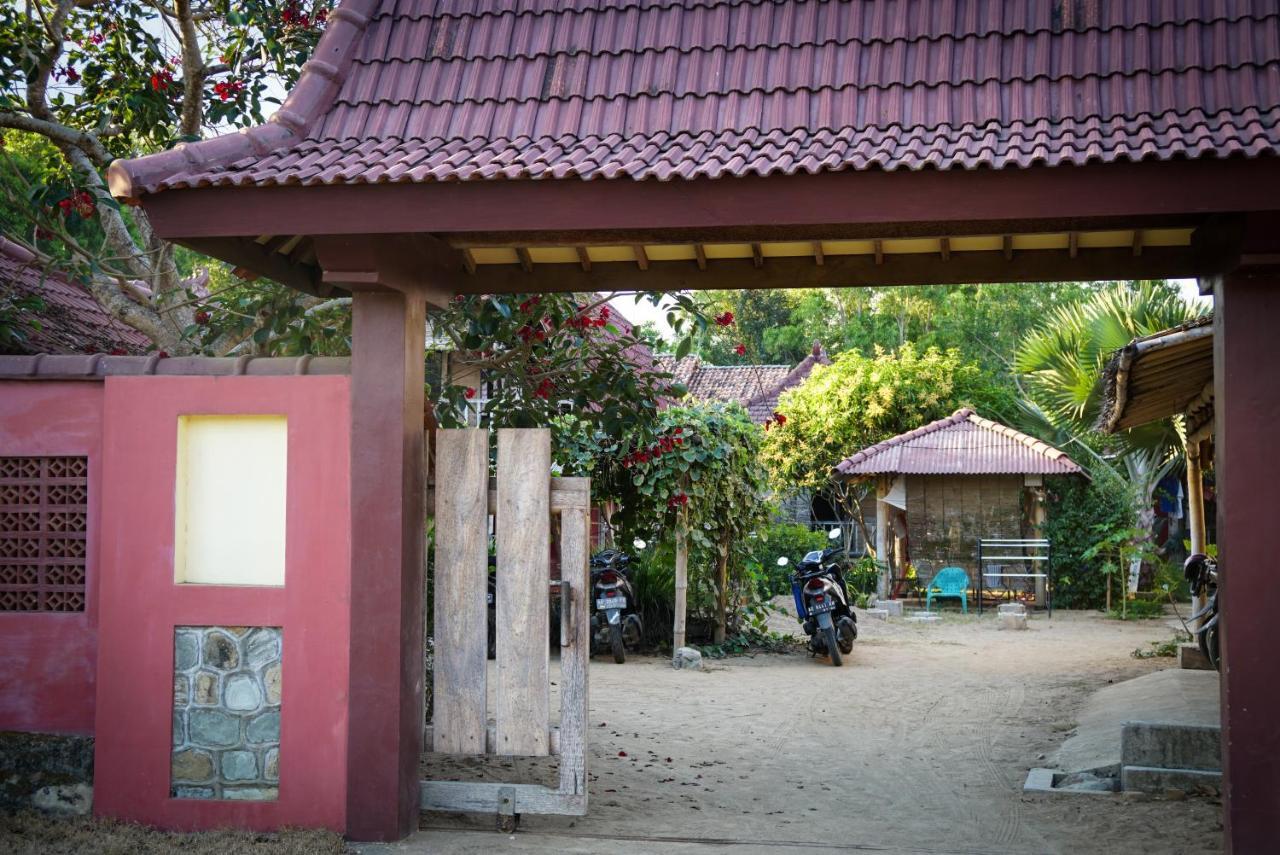 Appartamento Harry'S Ocean House Pacitan Esterno foto