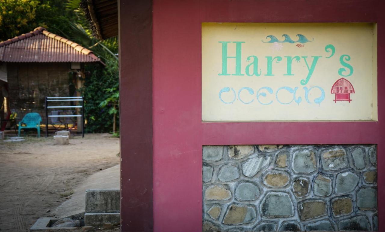 Appartamento Harry'S Ocean House Pacitan Esterno foto