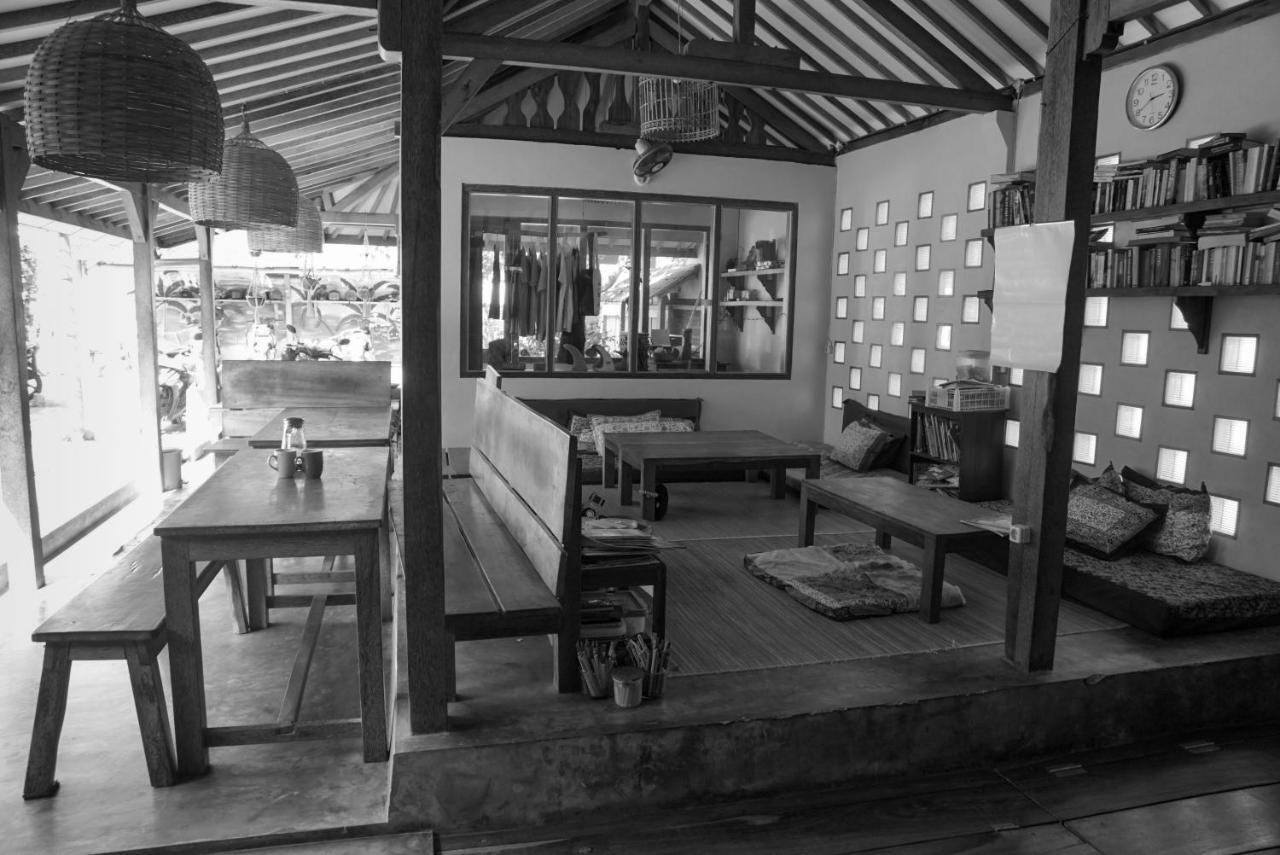 Appartamento Harry'S Ocean House Pacitan Esterno foto