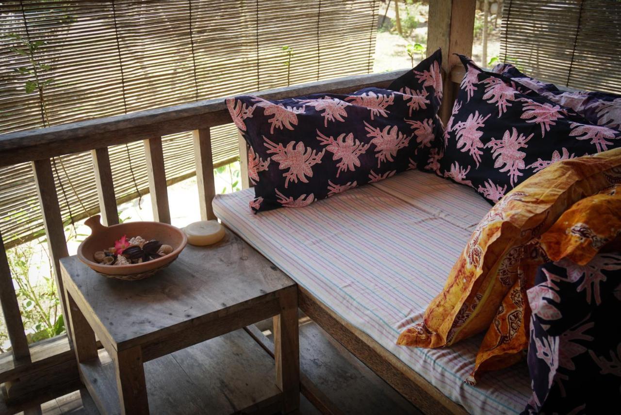 Appartamento Harry'S Ocean House Pacitan Esterno foto
