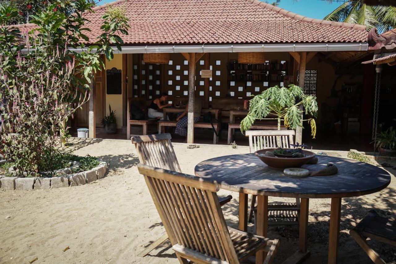 Appartamento Harry'S Ocean House Pacitan Esterno foto