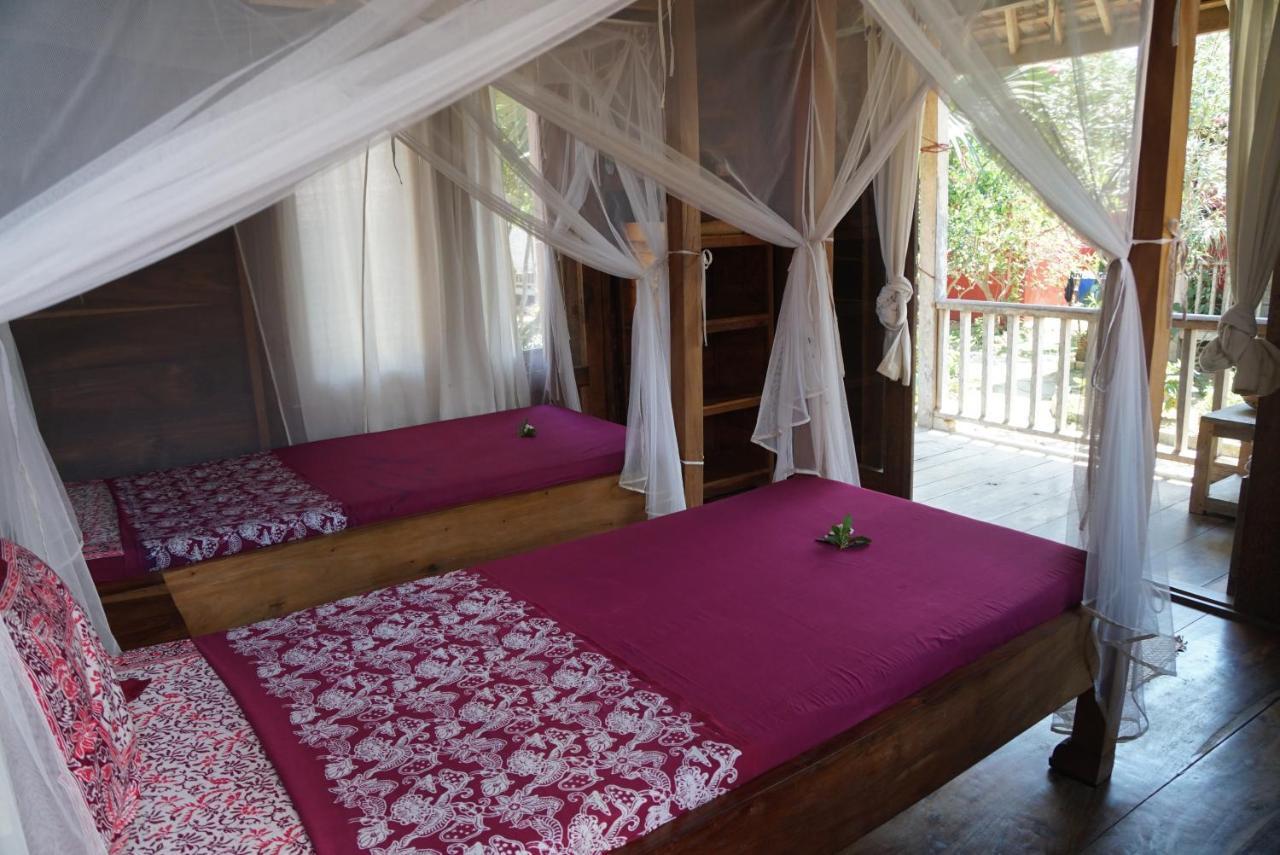 Appartamento Harry'S Ocean House Pacitan Esterno foto