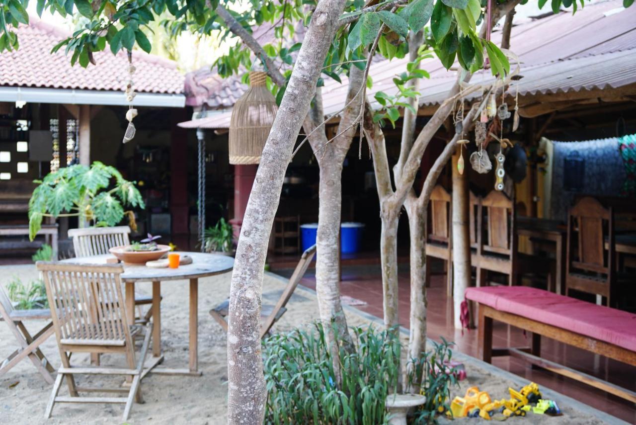 Appartamento Harry'S Ocean House Pacitan Esterno foto