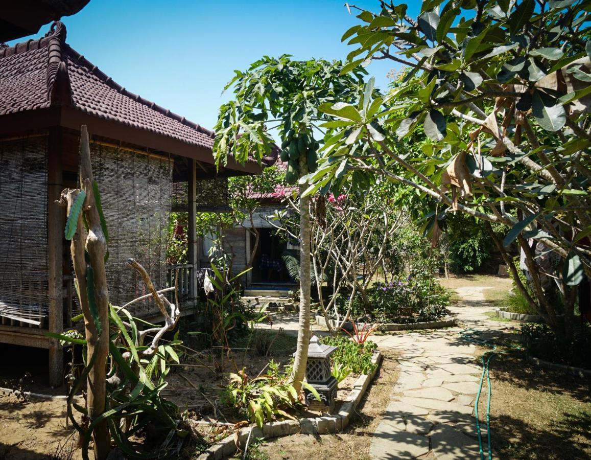 Appartamento Harry'S Ocean House Pacitan Esterno foto