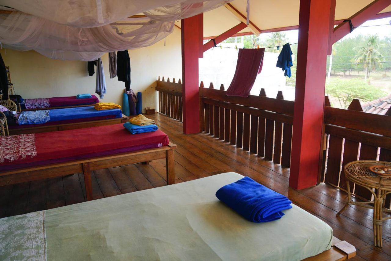Appartamento Harry'S Ocean House Pacitan Esterno foto
