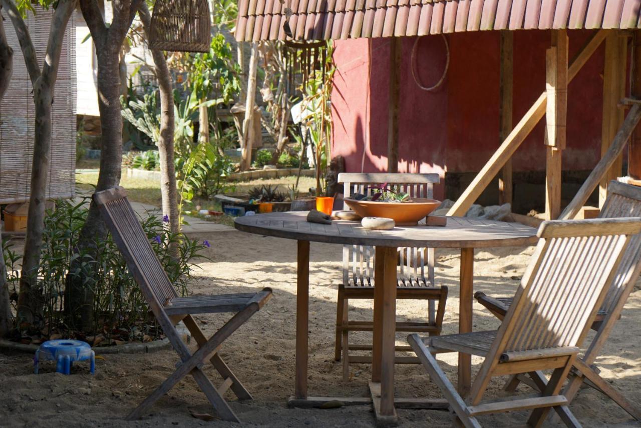 Appartamento Harry'S Ocean House Pacitan Esterno foto